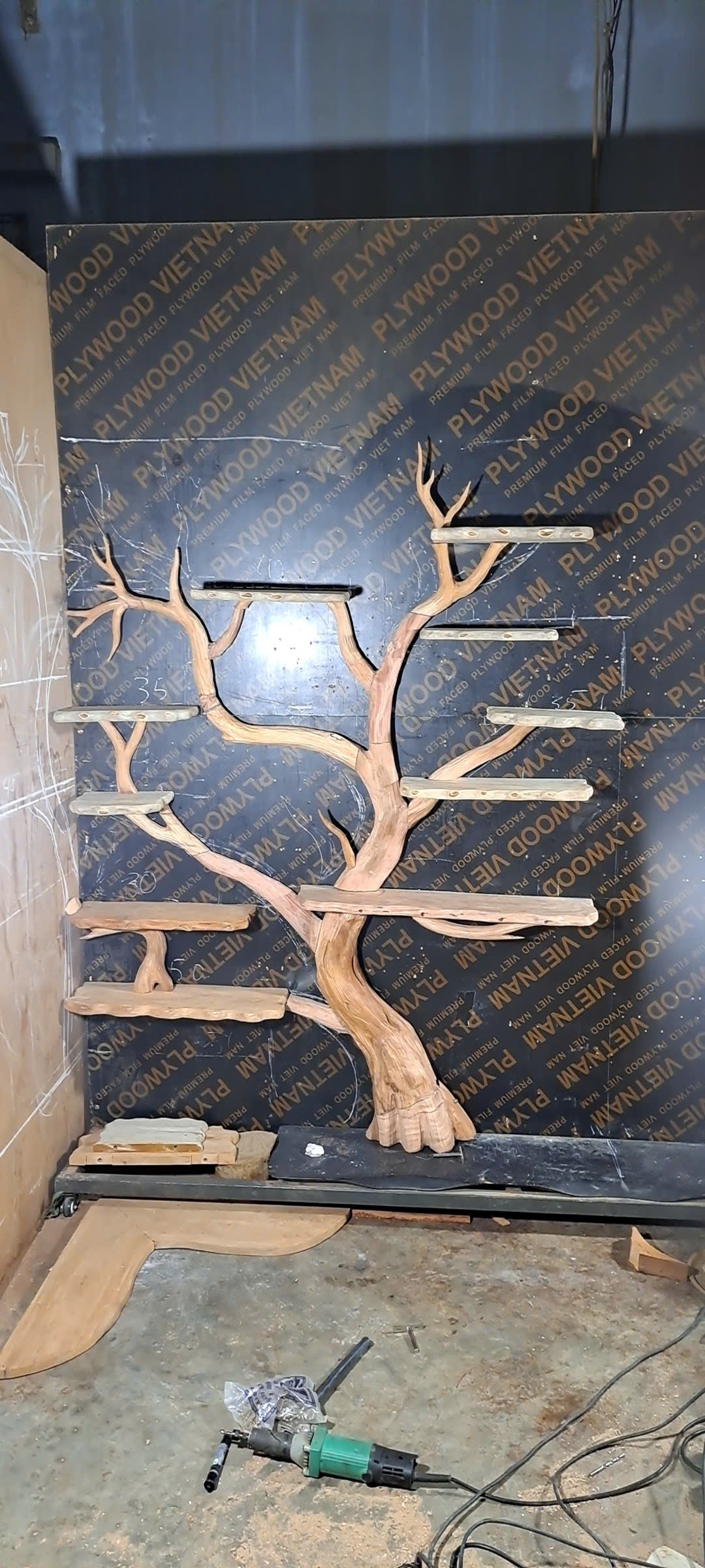 The tree branch bookshelf  handmade